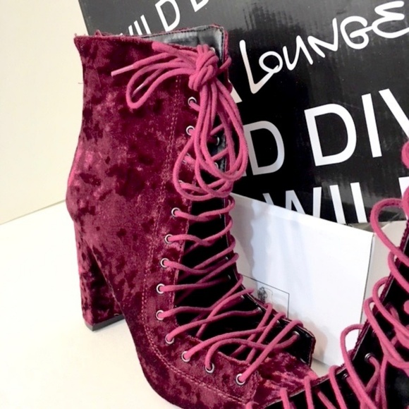 🍍LACE UP BOHO BOOTIES- Cranberry Velvet size 7 - Picture 6 of 8